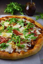 Prosciutto Fig And Arugula Pizza Recipe Recipe Arugula Pizza Recipes Arugula Pizza Pizza Recipes