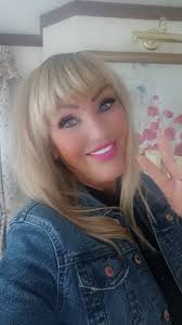 What an amazing night & day! Thank you Dave McKenzie Mason Charlton for  spoiling me & for showing me round your beautiful gaff... it's amazing! 🫶  #lincolnshire #swans #countryliving 👌😍