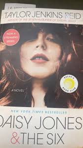 Has anyone read this one? I'm about 55 pages in and am enjoying it, but get  confused with the switching of the characters 🫠