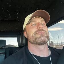 Richard Hammond challenges Mike to sell his mother's 2005 car… can he pull  it off? 👀 #MikeBrewerBornDealer