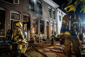 Fire spreads through three homes in Gouda, injuring three people