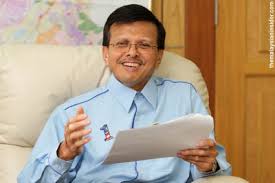 Ia berikutan ramai yang menyangka bahawa allahyarham farit merupakan bapa kandung kepada isterinya, datin azrene soraya abdul aziz. Abdul Aziz Nong Chik Bekas Pegawai Petronas Lolishie