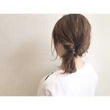 簡単でちょっと個性的なヘアアレンジ浮遊感が可愛いミディアム編