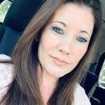 Carissa Levy's Instagram, Twitter & Facebook