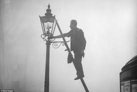 Eerie Images Of London In The Fog Grim Mid Winter Pictures Of The Capital In The Early Part Of The 20th Century Winter Pictures Pictures London History