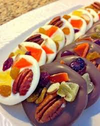 Comment Preparer Les Plus Tentants Mendiants Au Chocolat Archzine Fr Mendiant Chocolat Mandiant Chocolat Chocolat Noel