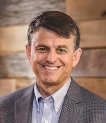 Amazon.com: The Titanic Effect: Successfully Navigating the Uncertainties  that Sink Most Startups: 9781642792140: Saxton, Todd, Saxton, M. Kim,  Cloran, Michael: Books