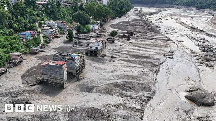 नेपाल में आई भयावह बाढ़ कैसे पूरे बाज़ार को बहा ले गई, 160 से ज़्यादा लोगों की मौत और सैकड़ों लापता - BBC News हिंदी