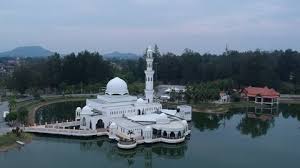 Tenera hotel is near giant hypermarket bangi. Aerial Footage Of Masjid Terapung Stock Footage Video 100 Royalty Free 1013941181 Shutterstock