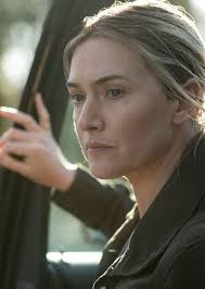 A detective in a small pennsylvania town investigates a local murder while trying to keep her life from falling apart. 10fvl3owdv 9om