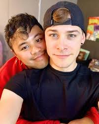 Francis Dominic ✨ Lifestyle + Travel