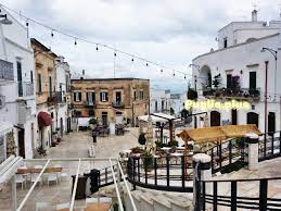 Large private outdoor spaces, some of them with a private garden and others with private terraces that over look the fields beyond. Bezaubernde Hotels In Ostuni In Der Altstadt Puglia Plus Urlaub In Ostuni