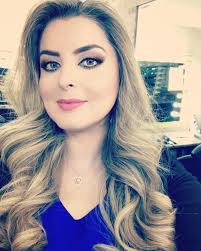 En cada momento del día tú tienes el control sobre dos opciones. Puedes  creer que Dios tiene el control y tiene cosas buenas para ti, o puedes  preocuparte por todo... #caminando #nuevosretos #