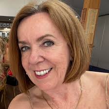 Hi In Legian next week stay at the Stones Hotel can anyone recommend a  tailor to make women's pants also do I need to bring fabric or do they  carry stock ?