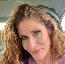 Kristen Moulton's Instagram, Twitter & Facebook