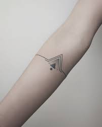 Pin Di Tatuaggipiercing It Su Tatuaggi Linee Nere Tattoo Black Lines Tatuaggi Tatuaggi Braccia Piccoli Tatuaggi Liberta