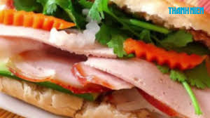 4 tiệm bánh mì nổi tiếng ở sài gòn hễ cứ mở bán là khách đứng vòng quanh đợi mua. Tiá»‡m Banh Mi Ä'áº¯t Nháº¥t Sai Gon Youtube