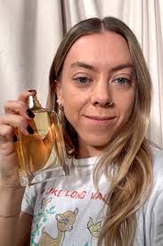 My Moroccanoil Perfume Review, According to a Fragrance Fanatic