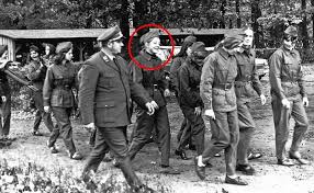 Einblicke in die arbeit der kanzlerin durch das objektiv der offiziellen fotografen. Young Angela Merkel In Communist Military Uniform Europe
