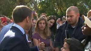 Ce n'est pas la première fois qu'emmanuel macron est accusé de tenir des propos méprisant sur la question sociale. Vexe Le Jeune A Qui Emmanuel Macron A Dit De Traverser La Rue Pour Trouver Du Travail Lui Repond Ladepeche Fr