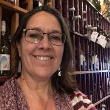 Lana Rutledge's Instagram, Twitter & Facebook