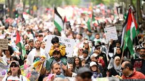 Jelang Peringatan Satu Tahun Perang Israel-Hamas, Puluhan Ribu Orang di  Berbagai Belahan Dunia Turun ke Jalan