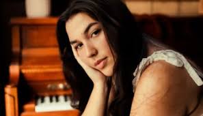 EP Review: mia van de loo