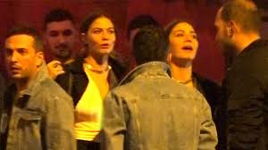 13 mayıs 1985'te erzincan'ın refahiye ilçesinde dünyaya geldi. Demet Ozdemir And Oguzhan Koc Are Together Love Holiday In Alacati Gossip Hunter