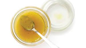 Essayez Cette Vinaigrette De Base Aux Agrumes Pour Ajouter La Touche Parfaite A Vos Salades Citrus Dressing Recipe Citrus Dressing Cold Meals