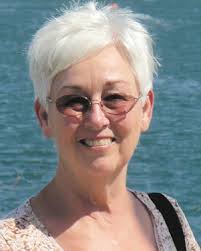 Diana Rawson's Instagram, Twitter & Facebook