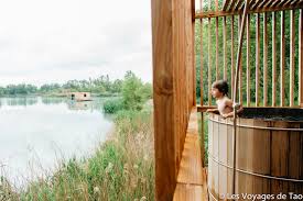 Notre plateforme sécurisée vous permet de facilement effectuer votre réservation, et notre service clients est à votre écoute pour toute question, du lundi au. Une Week End Dans Une Cabane Sur L Eau A Sorgues Les Voyages De Tao