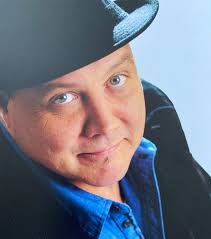 Brian Hegge's Instagram, Twitter & Facebook