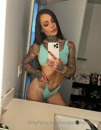 Realpeachycheeks exposed OnlyFans photo leaving nothing to the imagination