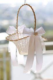 Biedermeierkörbchen zum blumen streuen, beim auszug aus der kirche.die körbchen sind sehr leicht und damit auch gut geeignet für kleine kinderhände. Hochzeit Streukorbchen Mit Schleifen Etsy Korb Mit Blumen Blumenkinder Hochzeit Hochzeitsblumen