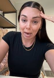 Jessica Stradley's Instagram, Twitter & Facebook