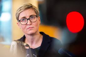 Seit 2004 gehört sie als abgeordnete dem thüringer landtag an. Angebot An Linken Chefin Youtuber Gab Sich Als Kemmerich Aus