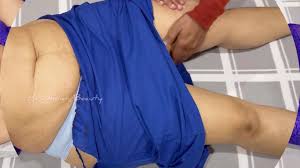 Curvy Indian Mom in Saree gets Erotic Oil Massage - Juicy Navel and Milky  Thigh Fetish lovers