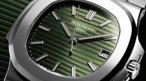 Часы calatrava pilot travel time. Patek Philippe News Neue Nautilus Modelle