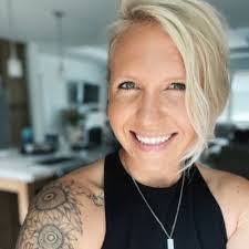 Marisa Phelps's Instagram, Twitter & Facebook