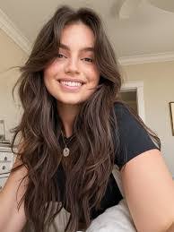 Jessica Munroe's Instagram, Twitter & Facebook