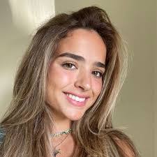 Madeline Dawson's Instagram, Twitter & Facebook