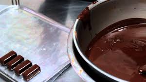 Elodie D Les Chocolats Enrobes A La Fourchette Youtube