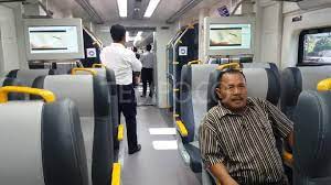 Tidak macet, tidak perlu biaya parkir dan keunggulan lainnya. Mau Coba Naik Kereta Bandara Soetta Ke Bekasi Simak Jadwalnya Bisnis Tempo Co
