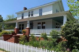 Add room for entertaining, a playroom for the grand kids or just a peaceful spot to relax in climate controlled comfort. Cameron House Next Door Manteo Accommodation Outer Banks Nc