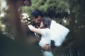 Wenn ihr ein wenig inspiration für eure hochzeit sucht, dann klickt euch einfach durch die üppigen fotogalerien unserer fotografen und überzeugt euch von all. Fotograf Fur 6 Stunden Gesucht Preise Und Leistungen Buymypics