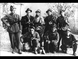 Proprio per risolvere questo problema, abbiamo scelto per voi i 15 partigiani italiani più famosi, partendo dai comandanti per arrivare fino a quelli che magari non avevano ruoli di primissimo piano. Partigiani Osoppo Friuli Youtube