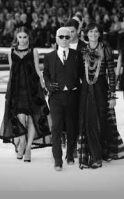 More images for palvin barbi mihalik enikő » Elet Stilus Igy Bucsuzott Karl Lagerfeldtol Palvin Barbara Es Mihalik Eniko Hvg Hu