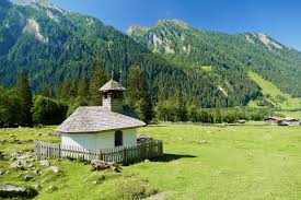 It is a side valley of the walgau and stretches from there. Valsertal E Helgas Alm La Bellezza Selvaggia Della Wipptal Babytrekking