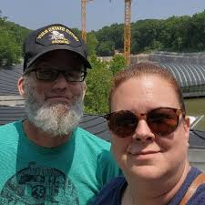 Painting a giant logo for the Ozark Mill then aging it to make it look like  it's been there for years. 👩‍🎨 Logos/lettering are my specialty, my bread  and butter: 😋 I