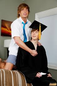 College boys Morgan Shades & Tommy having anal sex on their graduation day  - Pichunter